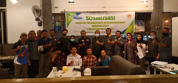 BPJAMSOSTEK Sosialisasi Manfaat Asuransi Pada Atlet dan Pengusaha Media di Pelalawan