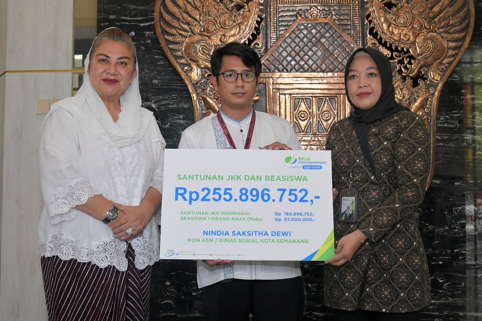 Pemkot Semarang dan BPJS Ketenagakerjaan Serahkan Klaim Jaminan Kecelakaan Kerja untuk Pegawai Non-ASN