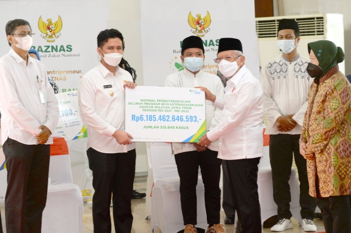 Serahkan Santunan Rp 2,2 Miliar, Ma'aruf Amin Ingatkan Pentingnya BPJAMSOSTEK