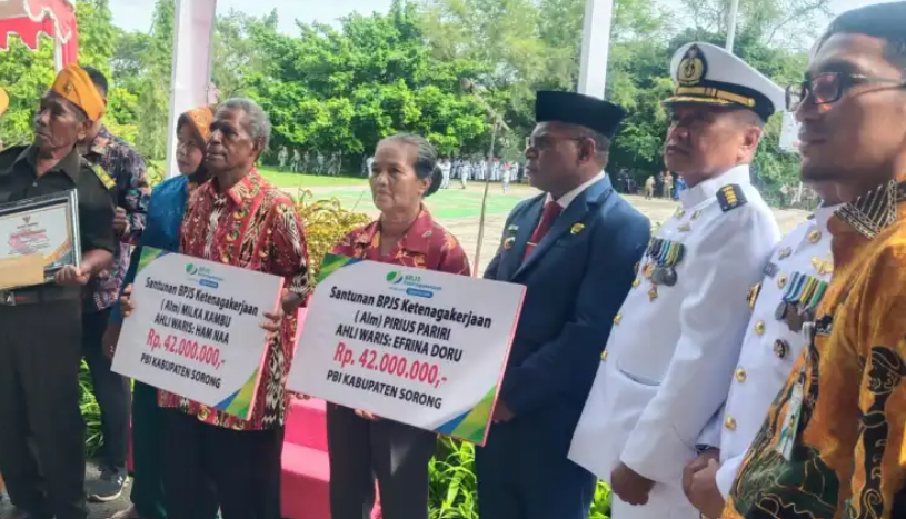 Momen Memperingati Hari Pahlawan BPJAMSOSTEK Serahkan Santunan Jaminan Kematian