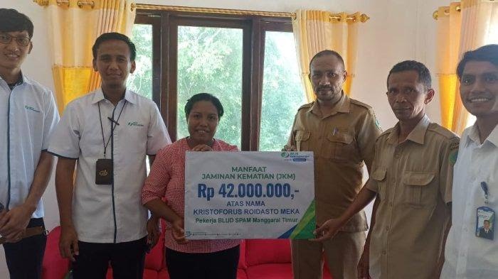 BPJS Ketenagakerjaan Serahkan JKM 42 Juta Kepada Ahli Waris Karyawan SPAM Manggarai Timur