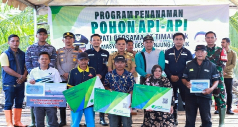 PT Timah Tbk Berikan BPJS Ketenagakerjaan untuk 77 Nelayan dan Petani di Kepulauan Meranti