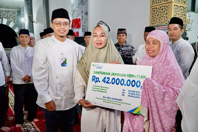 Safari Ramadhan di Mukomuko, BPJS Ketenagakerjaan Bengkulu Serahkan Santunan