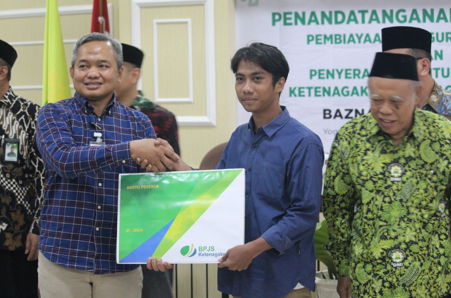 Lindungi Kecelakaan Kerja,  BAZNAS Kota Yogyakarta Bantu Iuran BPJS Ketenagakerjaan Bagi 500 Marbot Masjid