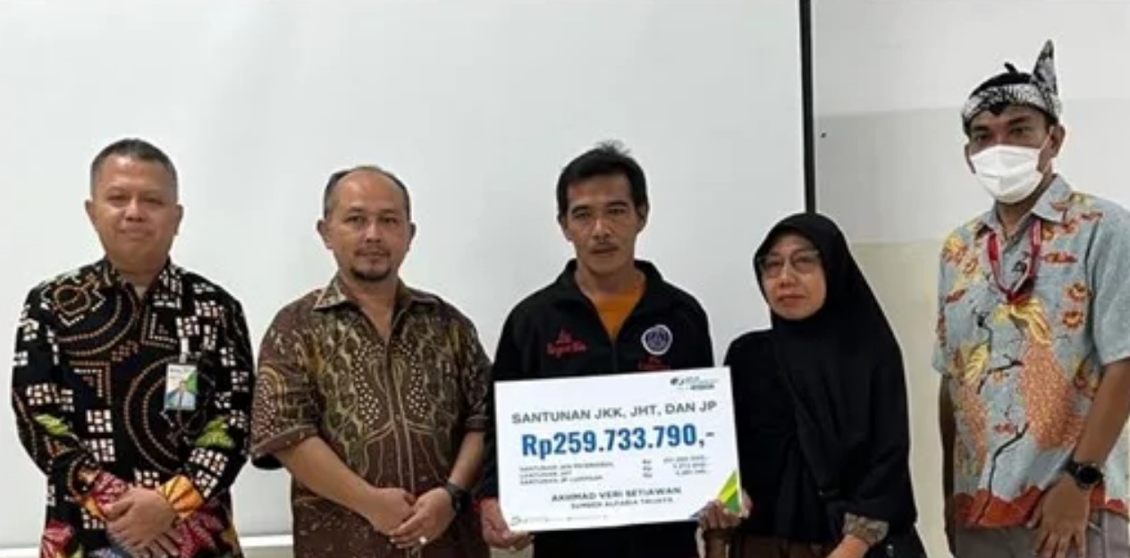 BPJS Ketenagakerjaan Malang Serahkan Santunan Jaminan Kecelakaan Kerja Rp 259 Juta