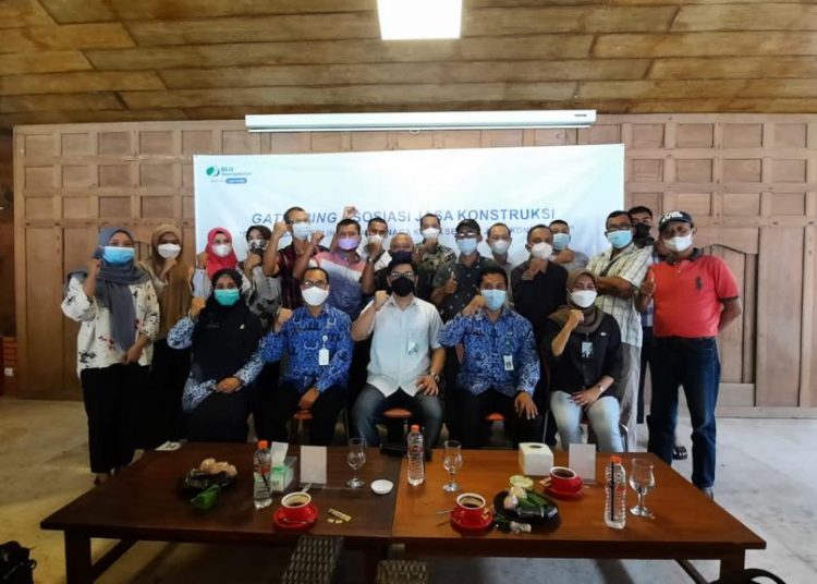 Perusahaan Konstruksi di Bojonegoro Didorong Daftarkan Pekerja BPJAMSOSTEK