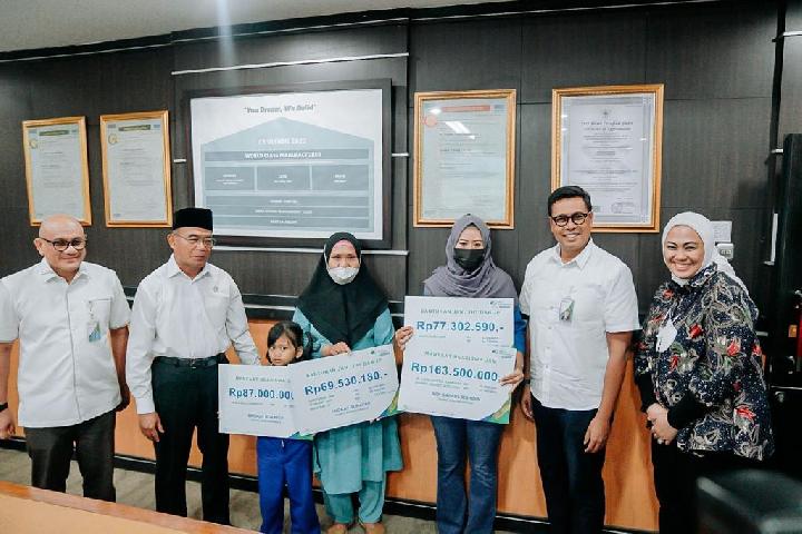 Industri Tekstil Lesu, Menko PMK dan Dirut BPJAMSOSTEK Diskusi dengan Pengusaha