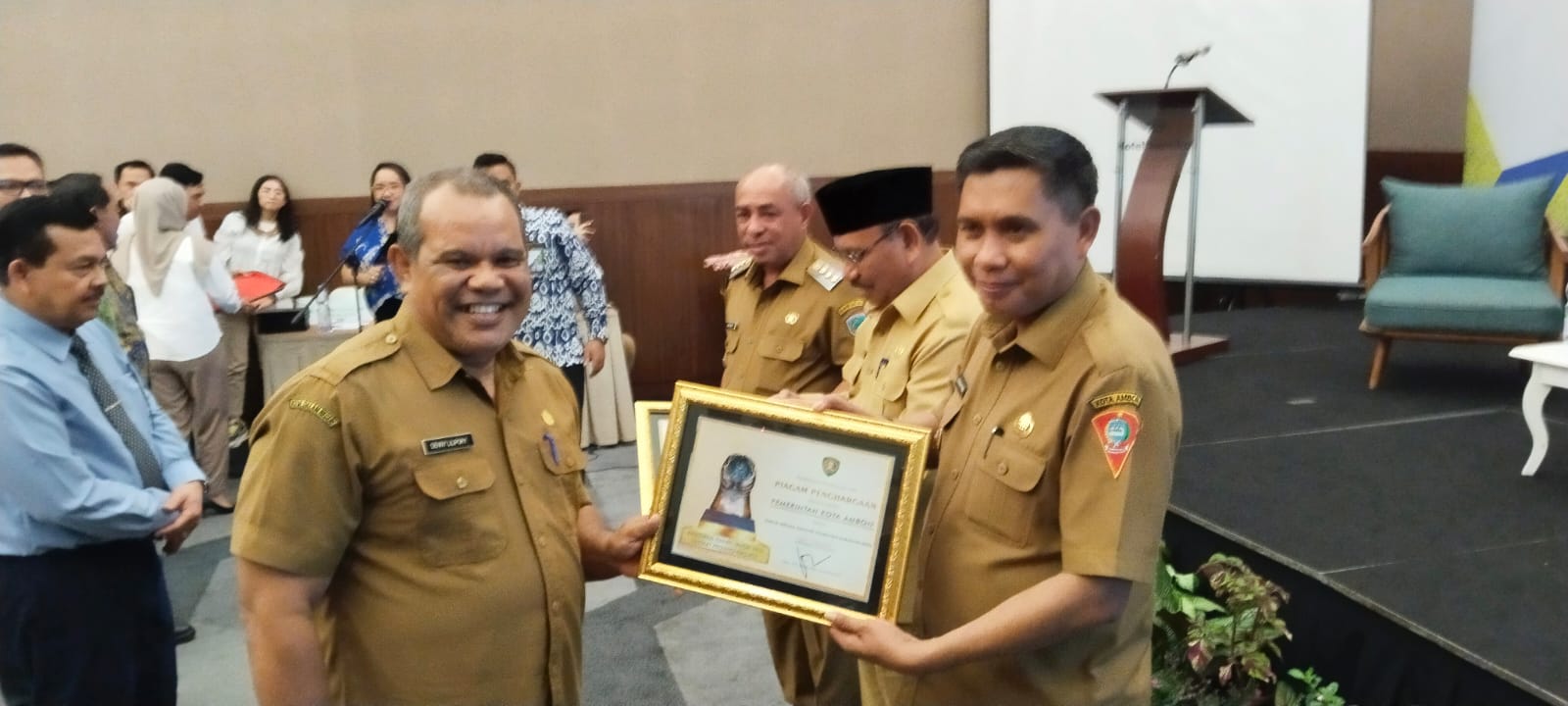 Peduli Perlindungan Jamsostek, BPJS Anugerahi Pemkot Ambon Paritrana Award 2023