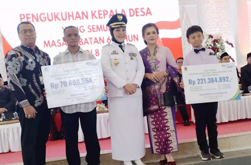 BPJS Ketenagakerjan Serahkan Santunan Jaminan Kematian Dua Kepala Desa di Klaten