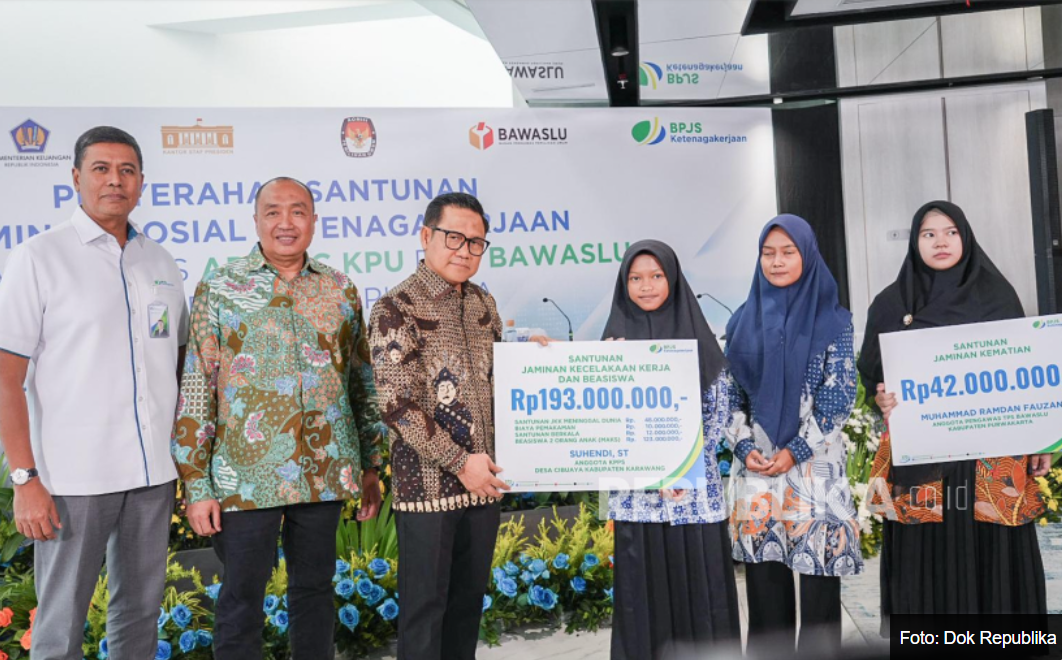 BPJS Ketenagakerjaan Serahkan Santunan untuk Petugas Ad Hoc Pilkada 2024