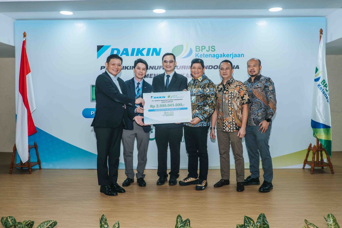 Daftarkan 12 Ribu Pekerja Rentan, Daikin Dapat Penghargaan dari BPJS Ketenagakerjaan